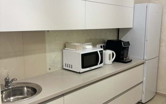 Кухня в послеоперационном отделении клиники ЛафйСити